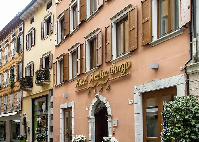 Hotel Antico Borgo Riva del Garda